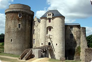 De nombreux châteaux médiévaux sont à  visiter aux alentours des gîtes