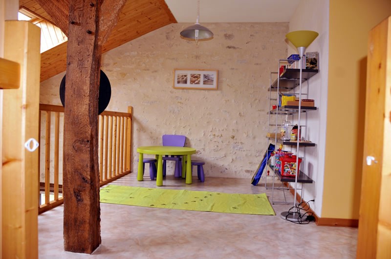 Chaque gîte comporte un espace de jeux en mezzanine à l'étage