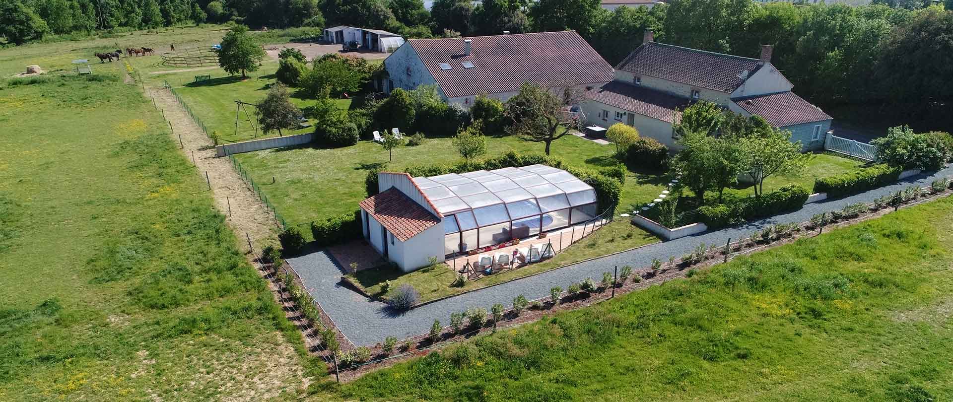 Deux locations de vacances en Vendée à côté de la mer qui peuvent se réunir en un seul grand gîte.